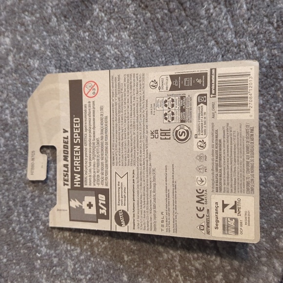 Tesla Model Y Hot Wheels car Brand New - Picture 5 of 6